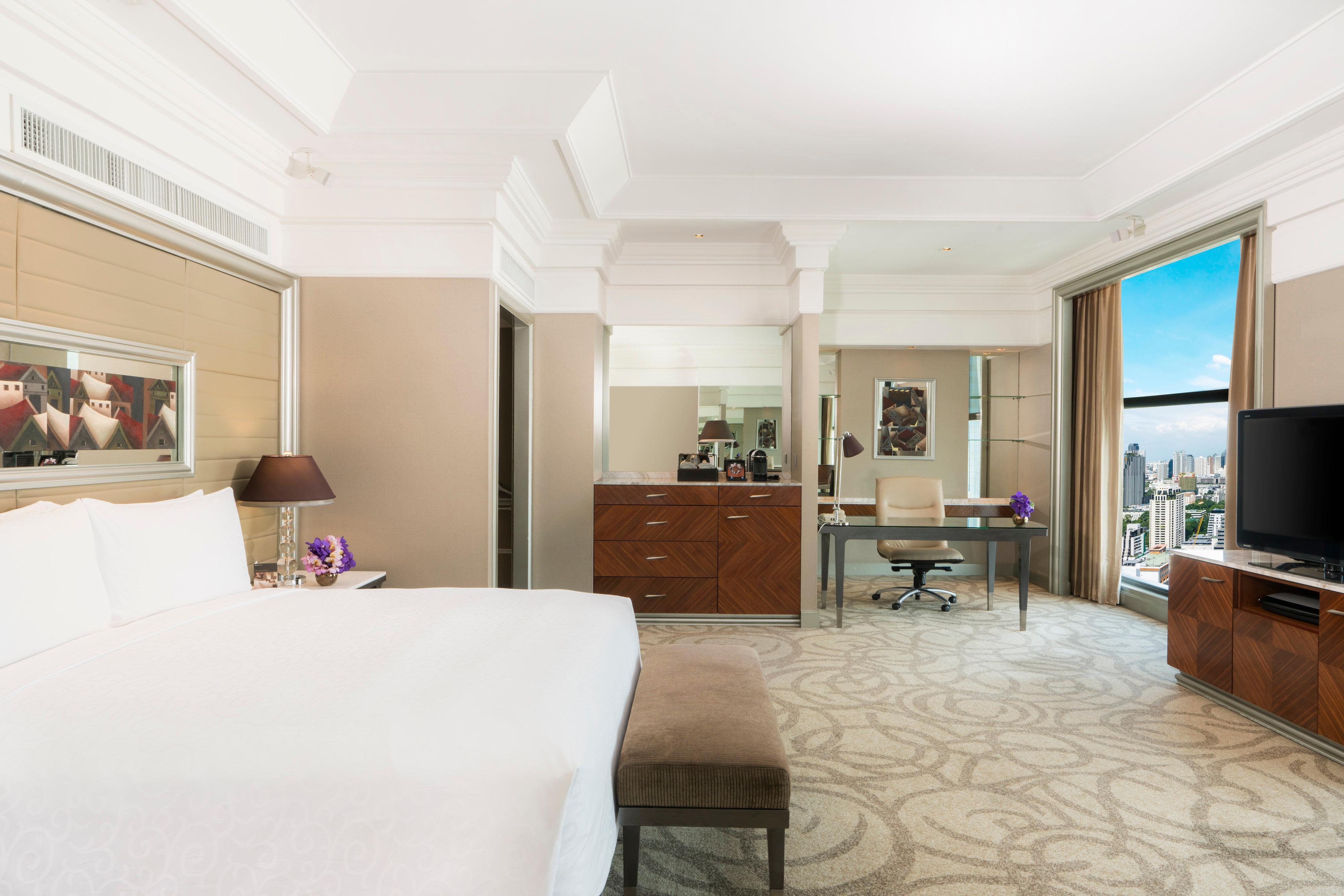 Hotel Intercontinental Bangkok By Ihg Extérieur photo A bedroom at the Conrad Hong Kong
